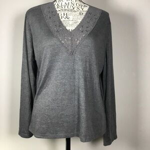NWOT Gray V-Neck Long Sleeve Top with sequins and beads leisure wear size Large